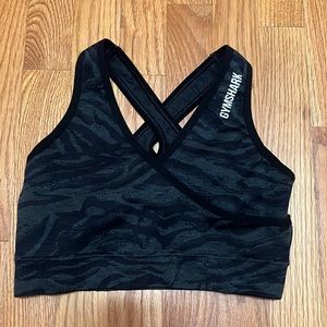 I gained weight doesn't really fit my chest anymore but it's super cute